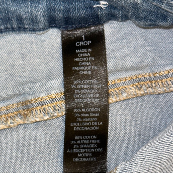 CHICOS So Slimming Embroidered Girlfriend Crop Jeans - Picture 10 of 11